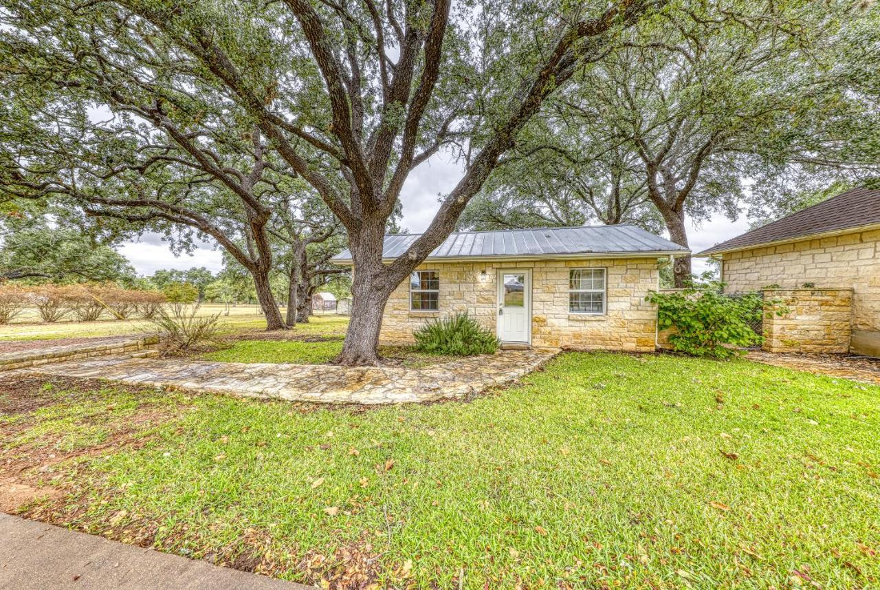 Triple Creek Cottage Fredericksburg Exterior photo